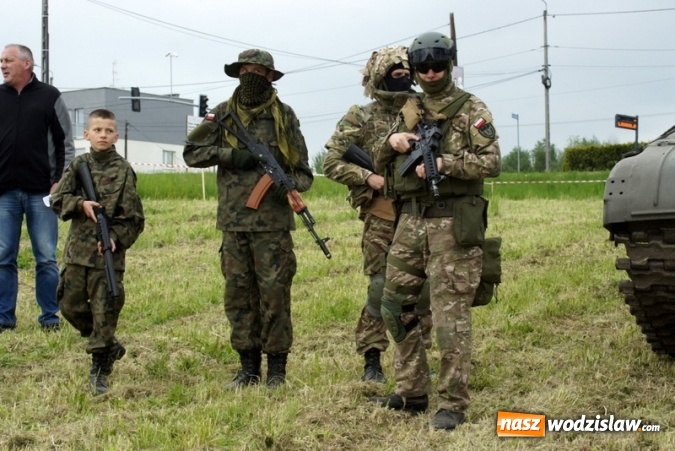 Zdjęcie w galerii na portalu naszwodzislaw.com: Uczcili pamięć o bohaterskich obrońcach Bożej Góry - uroczysta sesja i piknik militarny wiadomości z regionu