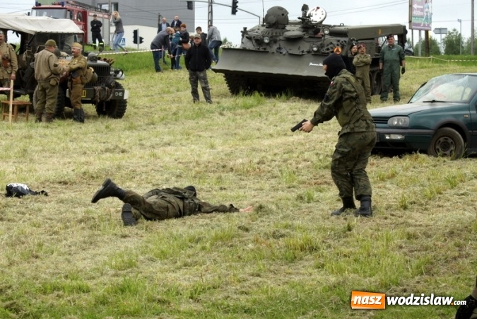 Zdjęcie w galerii na portalu naszwodzislaw.com: Uczcili pamięć o bohaterskich obrońcach Bożej Góry - uroczysta sesja i piknik militarny wiadomości z regionu