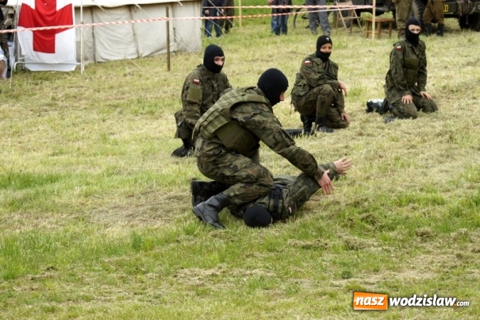 Zdjęcie w galerii na portalu naszwodzislaw.com: Uczcili pamięć o bohaterskich obrońcach Bożej Góry - uroczysta sesja i piknik militarny wiadomości z regionu