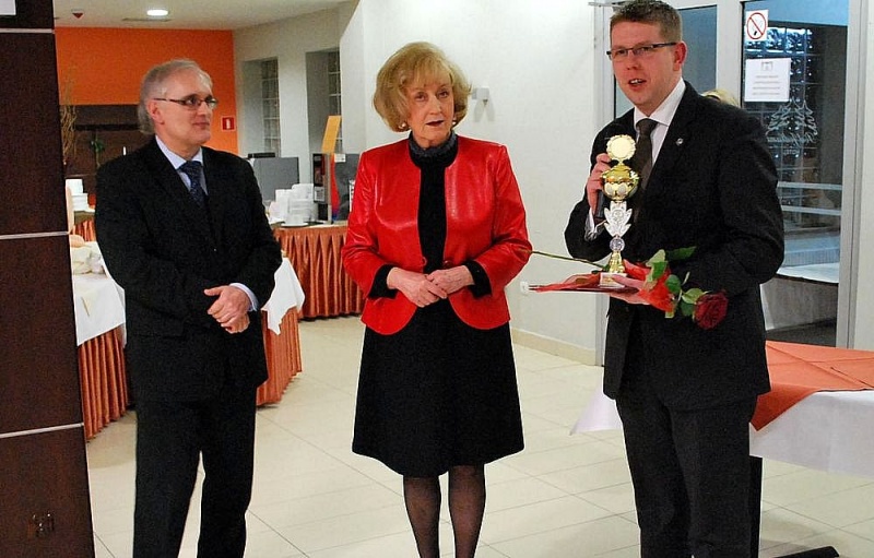 Zdjęcie w galerii na portalu naszwodzislaw.com: FILAR dla prezydenta Kiecy wiadomości z regionu