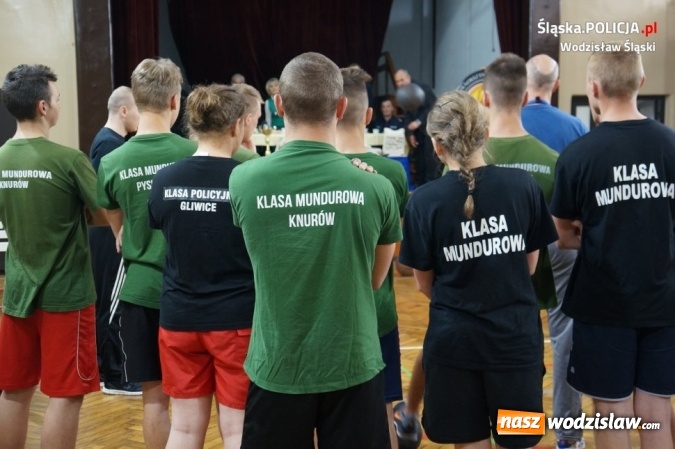 Zdjęcie w galerii na portalu naszwodzislaw.com: Konkurs klas mundurowych. Walczyli o puchar komendanta wodzisławskiej policji i dyrektora szkoły wiadomości z regionu