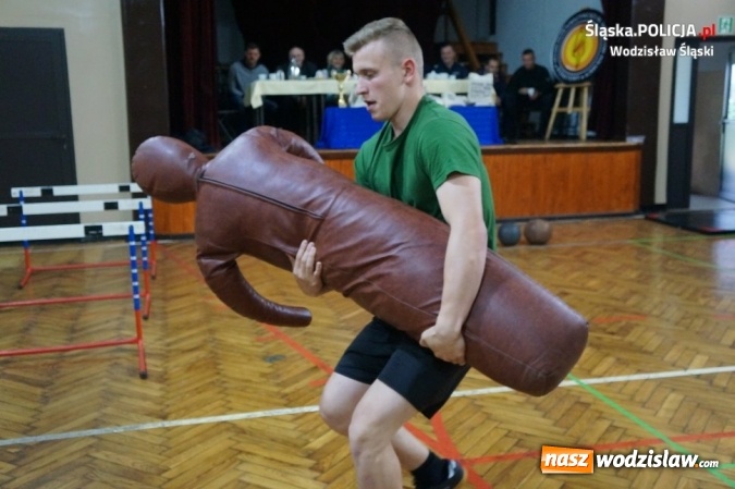 Zdjęcie w galerii na portalu naszwodzislaw.com: Konkurs klas mundurowych. Walczyli o puchar komendanta wodzisławskiej policji i dyrektora szkoły wiadomości z regionu
