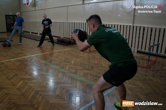 Zdjęcie w galerii na portalu naszwodzislaw.com: Konkurs klas mundurowych. Walczyli o puchar komendanta wodzisławskiej policji i dyrektora szkoły wiadomości z regionu