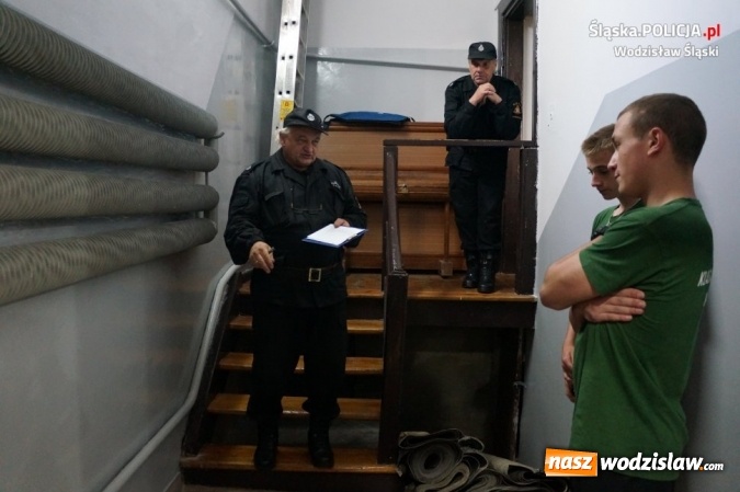 Zdjęcie w galerii na portalu naszwodzislaw.com: Konkurs klas mundurowych. Walczyli o puchar komendanta wodzisławskiej policji i dyrektora szkoły wiadomości z regionu