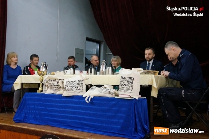 Zdjęcie w galerii na portalu naszwodzislaw.com: Konkurs klas mundurowych. Walczyli o puchar komendanta wodzisławskiej policji i dyrektora szkoły wiadomości z regionu