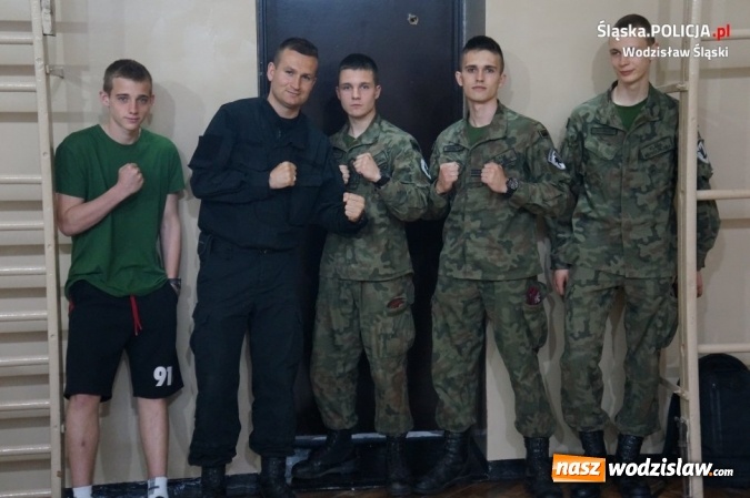 Zdjęcie w galerii na portalu naszwodzislaw.com: Konkurs klas mundurowych. Walczyli o puchar komendanta wodzisławskiej policji i dyrektora szkoły wiadomości z regionu