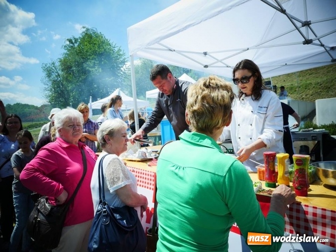 Zdjęcie w galerii na portalu naszwodzislaw.com: Gwiazda MasterChefa grillowała z prezydentem w Rodzinnym Parku Rozrywki  wiadomości z regionu