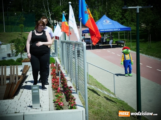 Zdjęcie w galerii na portalu naszwodzislaw.com: Gwiazda MasterChefa grillowała z prezydentem w Rodzinnym Parku Rozrywki  wiadomości z regionu