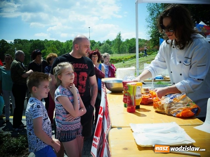Zdjęcie w galerii na portalu naszwodzislaw.com: Gwiazda MasterChefa grillowała z prezydentem w Rodzinnym Parku Rozrywki  wiadomości z regionu