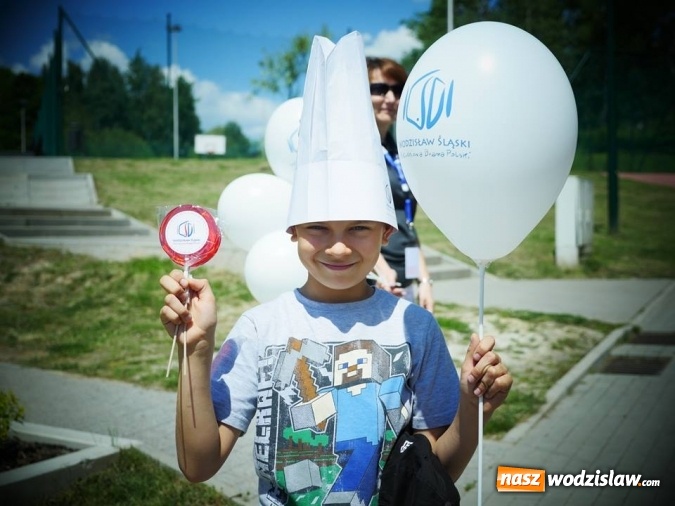 Zdjęcie w galerii na portalu naszwodzislaw.com: Gwiazda MasterChefa grillowała z prezydentem w Rodzinnym Parku Rozrywki  wiadomości z regionu