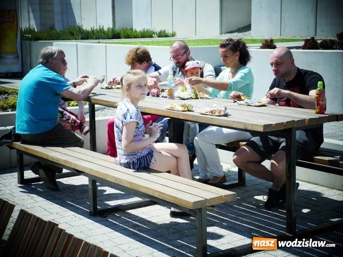 Zdjęcie w galerii na portalu naszwodzislaw.com: Gwiazda MasterChefa grillowała z prezydentem w Rodzinnym Parku Rozrywki  wiadomości z regionu