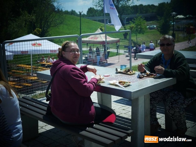 Zdjęcie w galerii na portalu naszwodzislaw.com: Gwiazda MasterChefa grillowała z prezydentem w Rodzinnym Parku Rozrywki  wiadomości z regionu