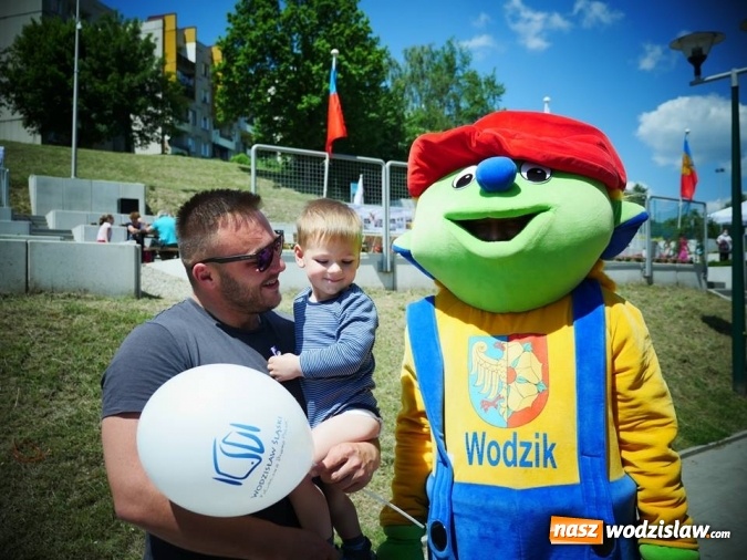 Zdjęcie w galerii na portalu naszwodzislaw.com: Gwiazda MasterChefa grillowała z prezydentem w Rodzinnym Parku Rozrywki  wiadomości z regionu