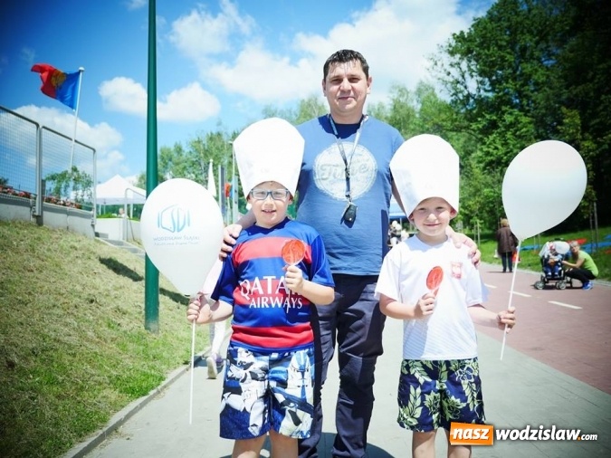 Zdjęcie w galerii na portalu naszwodzislaw.com: Gwiazda MasterChefa grillowała z prezydentem w Rodzinnym Parku Rozrywki  wiadomości z regionu