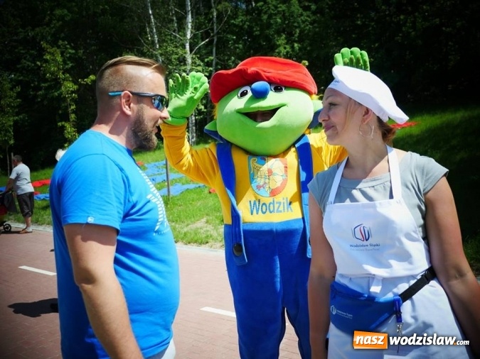 Zdjęcie w galerii na portalu naszwodzislaw.com: Gwiazda MasterChefa grillowała z prezydentem w Rodzinnym Parku Rozrywki  wiadomości z regionu
