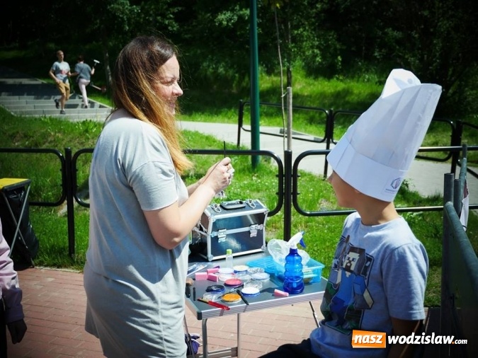 Zdjęcie w galerii na portalu naszwodzislaw.com: Gwiazda MasterChefa grillowała z prezydentem w Rodzinnym Parku Rozrywki  wiadomości z regionu