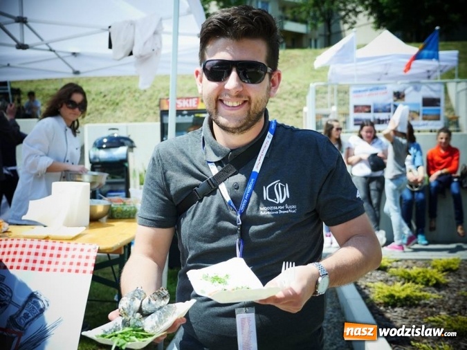 Zdjęcie w galerii na portalu naszwodzislaw.com: Gwiazda MasterChefa grillowała z prezydentem w Rodzinnym Parku Rozrywki  wiadomości z regionu