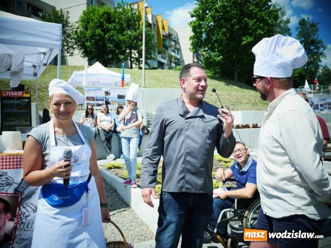 Zdjęcie w galerii na portalu naszwodzislaw.com: Gwiazda MasterChefa grillowała z prezydentem w Rodzinnym Parku Rozrywki  wiadomości z regionu