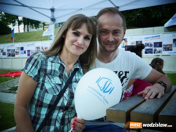 Zdjęcie w galerii na portalu naszwodzislaw.com: Gwiazda MasterChefa grillowała z prezydentem w Rodzinnym Parku Rozrywki  wiadomości z regionu
