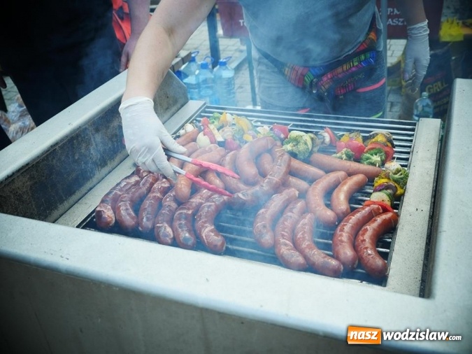 Zdjęcie w galerii na portalu naszwodzislaw.com: Gwiazda MasterChefa grillowała z prezydentem w Rodzinnym Parku Rozrywki  wiadomości z regionu