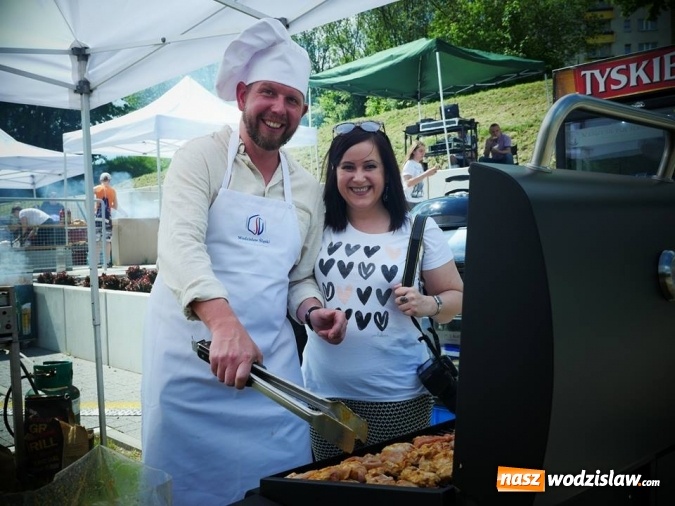 Zdjęcie w galerii na portalu naszwodzislaw.com: Gwiazda MasterChefa grillowała z prezydentem w Rodzinnym Parku Rozrywki  wiadomości z regionu