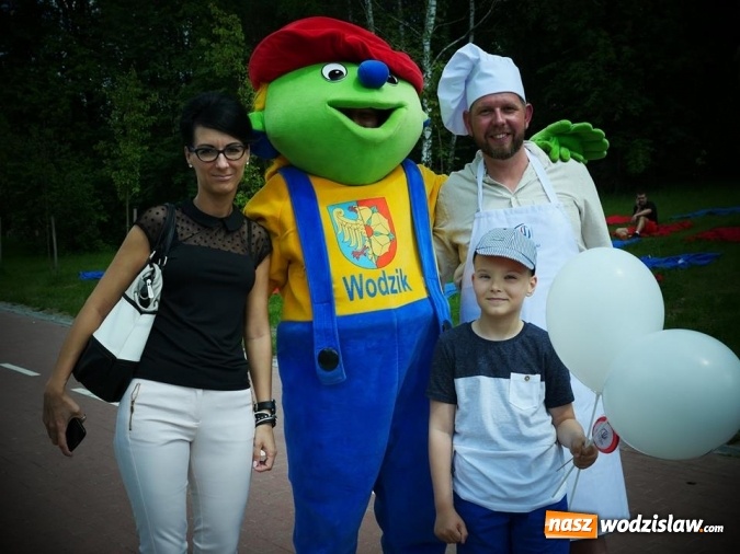 Zdjęcie w galerii na portalu naszwodzislaw.com: Gwiazda MasterChefa grillowała z prezydentem w Rodzinnym Parku Rozrywki  wiadomości z regionu