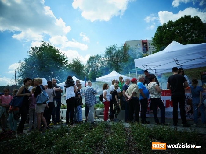 Zdjęcie w galerii na portalu naszwodzislaw.com: Gwiazda MasterChefa grillowała z prezydentem w Rodzinnym Parku Rozrywki  wiadomości z regionu