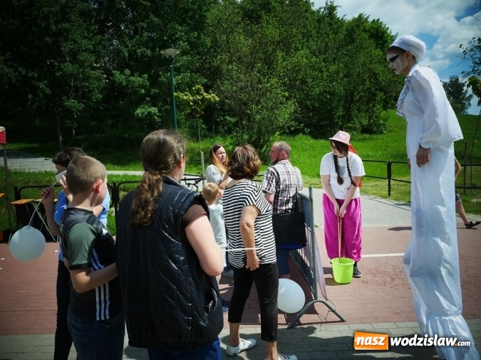 Zdjęcie w galerii na portalu naszwodzislaw.com: Gwiazda MasterChefa grillowała z prezydentem w Rodzinnym Parku Rozrywki  wiadomości z regionu