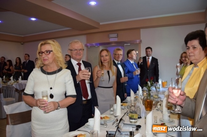 Zdjęcie w galerii na portalu naszwodzislaw.com: Po raz kolejny nagrodzono Przedsiębiorców. W tym roku Powiatowi Liderzy gościli w Rydułtowach wiadomości z regionu