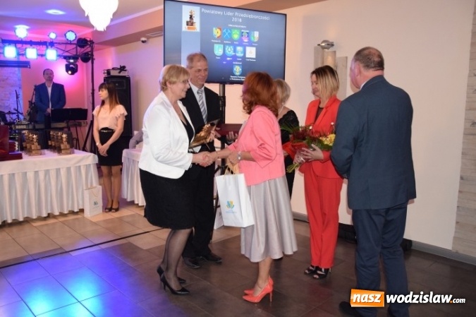 Zdjęcie w galerii na portalu naszwodzislaw.com: Po raz kolejny nagrodzono Przedsiębiorców. W tym roku Powiatowi Liderzy gościli w Rydułtowach wiadomości z regionu