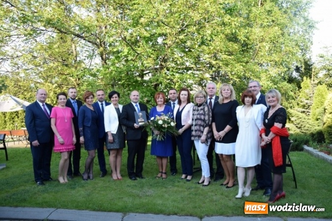 Zdjęcie w galerii na portalu naszwodzislaw.com: Po raz kolejny nagrodzono Przedsiębiorców. W tym roku Powiatowi Liderzy gościli w Rydułtowach wiadomości z regionu