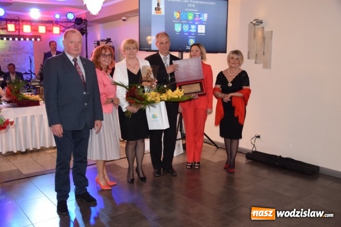 Zdjęcie w galerii na portalu naszwodzislaw.com: Po raz kolejny nagrodzono Przedsiębiorców. W tym roku Powiatowi Liderzy gościli w Rydułtowach wiadomości z regionu
