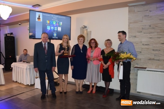 Zdjęcie w galerii na portalu naszwodzislaw.com: Po raz kolejny nagrodzono Przedsiębiorców. W tym roku Powiatowi Liderzy gościli w Rydułtowach wiadomości z regionu