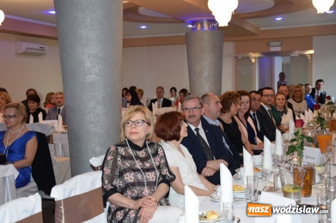 Zdjęcie w galerii na portalu naszwodzislaw.com: Po raz kolejny nagrodzono Przedsiębiorców. W tym roku Powiatowi Liderzy gościli w Rydułtowach wiadomości z regionu