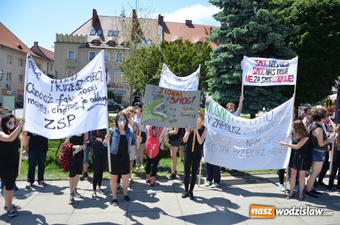 Zdjęcie w galerii na portalu naszwodzislaw.com: Happening antysmogowy w Wodzisławiu Śląskim wiadomości z regionu