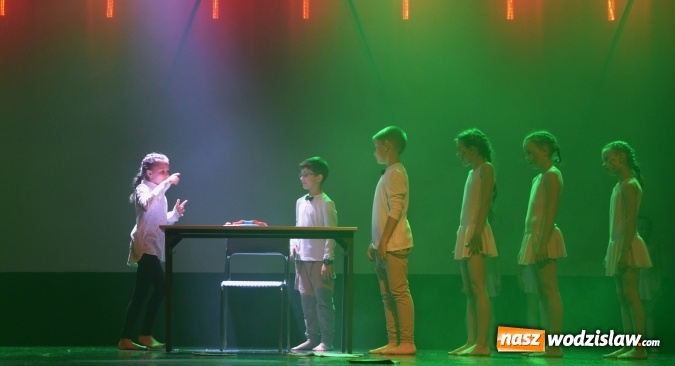 Zdjęcie w galerii na portalu naszwodzislaw.com: Bajka Teatru Tańca Memento  wiadomości z regionu