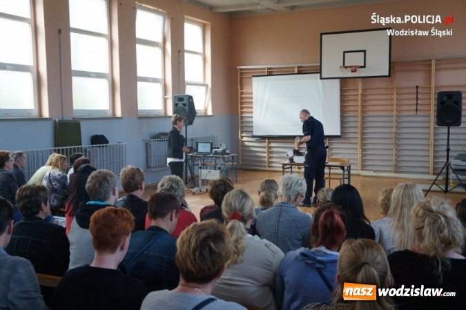 Zdjęcie w galerii na portalu naszwodzislaw.com: Wspólnie z czeskimi policjantami zwalczają przestępczość narkotykową wiadomości z regionu