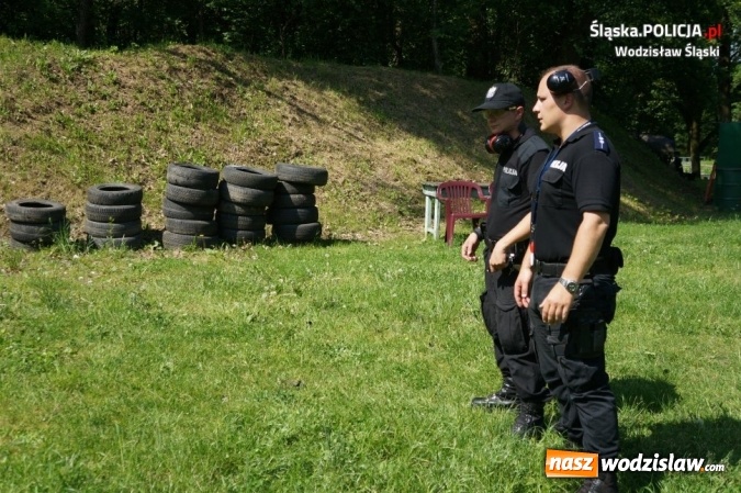 Zdjęcie w galerii na portalu naszwodzislaw.com: Trening strzelecki wodzisławskich policjant&oacute;w wiadomości z regionu