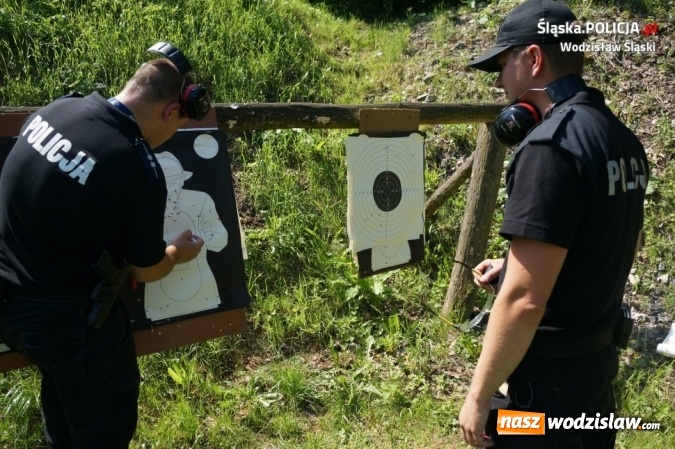 Zdjęcie w galerii na portalu naszwodzislaw.com: Trening strzelecki wodzisławskich policjant&oacute;w wiadomości z regionu