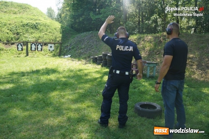 Zdjęcie w galerii na portalu naszwodzislaw.com: Trening strzelecki wodzisławskich policjant&oacute;w wiadomości z regionu