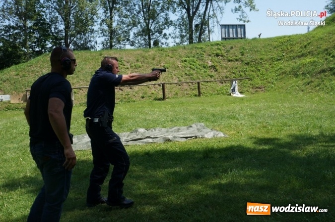 Zdjęcie w galerii na portalu naszwodzislaw.com: Trening strzelecki wodzisławskich policjant&oacute;w wiadomości z regionu
