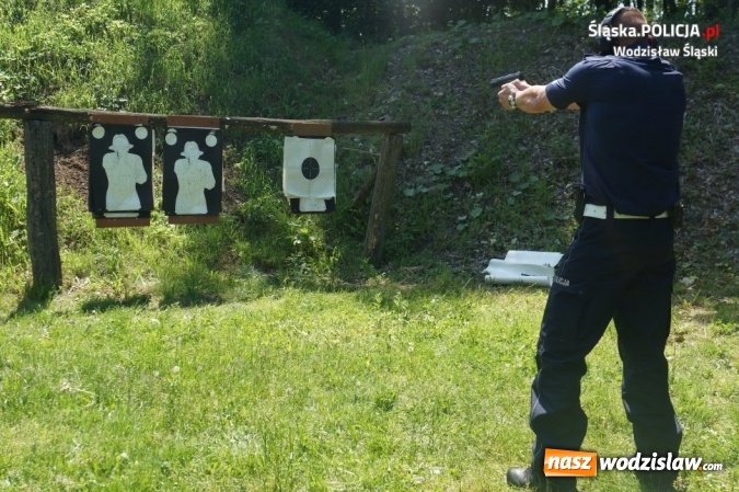 Zdjęcie w galerii na portalu naszwodzislaw.com: Trening strzelecki wodzisławskich policjant&oacute;w wiadomości z regionu