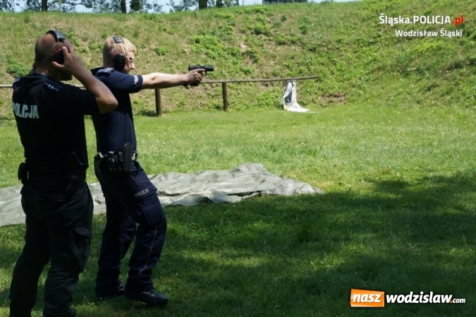Zdjęcie w galerii na portalu naszwodzislaw.com: Trening strzelecki wodzisławskich policjant&oacute;w wiadomości z regionu