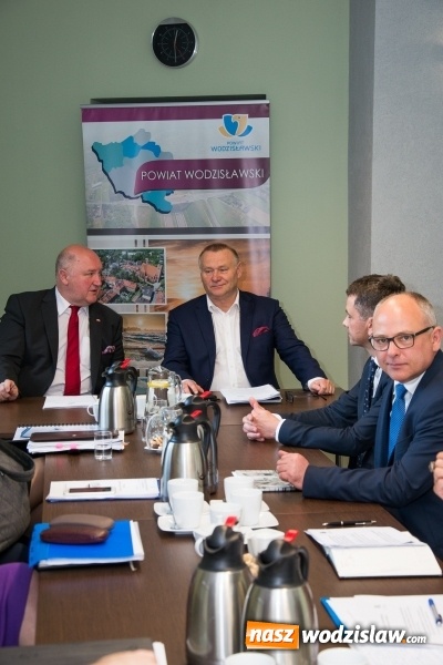 Zdjęcie w galerii na portalu naszwodzislaw.com: Z wicewojewodą o sprawach powiatu wiadomości z regionu