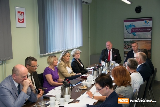 Zdjęcie w galerii na portalu naszwodzislaw.com: Z wicewojewodą o sprawach powiatu wiadomości z regionu