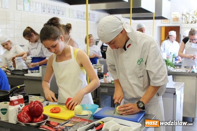 Zdjęcie w galerii na portalu naszwodzislaw.com: Kuchenne fuzje w Ekonomiku wiadomości z regionu