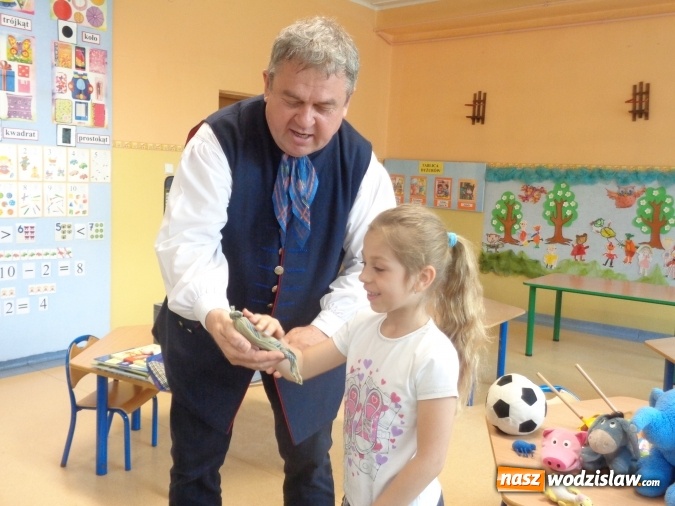 Zdjęcie w galerii na portalu naszwodzislaw.com: Spotkanie autorskie w wodzisławskiej osiemnastce z Markiem Szołtyskiem  wiadomości z regionu