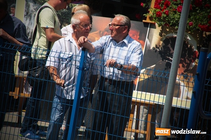 Zdjęcie w galerii na portalu naszwodzislaw.com: Pociąg papieski w Olzie. Tłumy wiernych. FOTORELACJA wiadomości z regionu