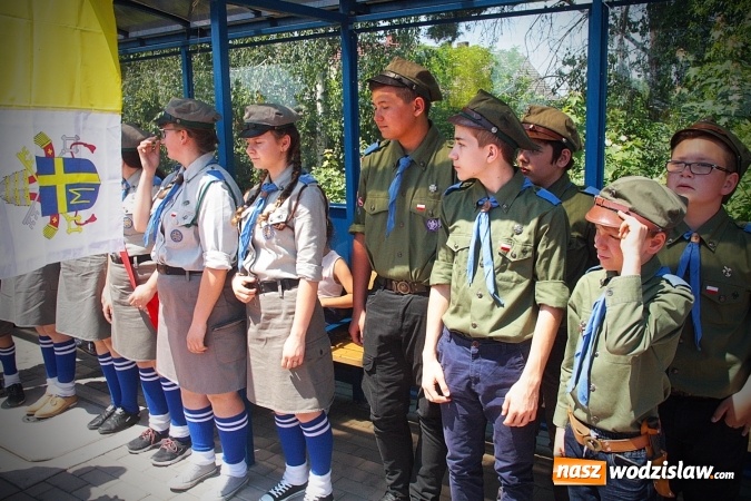 Zdjęcie w galerii na portalu naszwodzislaw.com: Pociąg papieski w Olzie. Tłumy wiernych. FOTORELACJA wiadomości z regionu