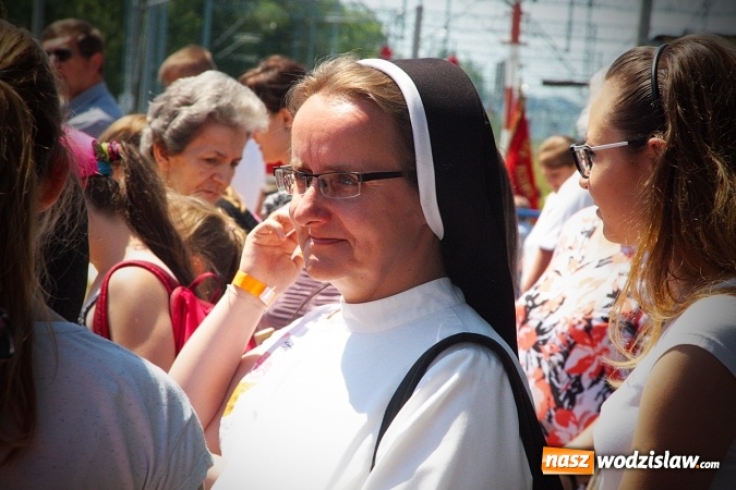 Zdjęcie w galerii na portalu naszwodzislaw.com: Pociąg papieski w Olzie. Tłumy wiernych. FOTORELACJA wiadomości z regionu